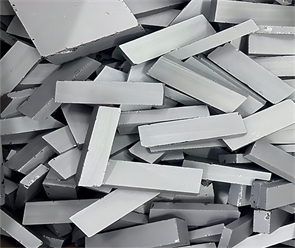 標(biāo)題：單晶方塊料
瀏覽次數(shù)：335
發(fā)表時(shí)間：2025-05-27