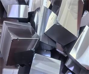 標(biāo)題：單晶硅方棒料
瀏覽次數(shù)：361
發(fā)表時(shí)間：2025-05-27